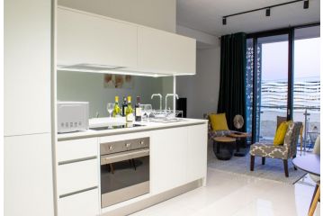Modern 1 Bedroom Executive Apartment in Waterfall Apartment, Midrand - 2