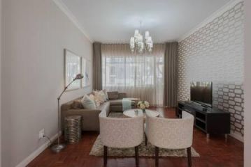 Modern Apartment in Rosebank Apartment, Johannesburg - 4