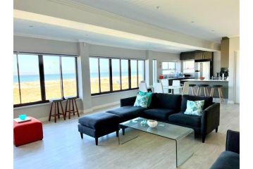 Modern BeachFront Penthouse Apartment, Langebaan - 2