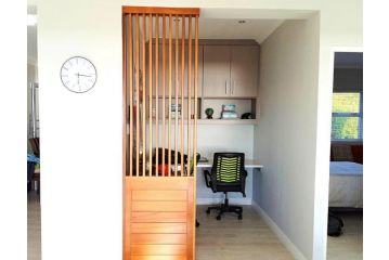 Modern BeachFront Penthouse Apartment, Langebaan - 3