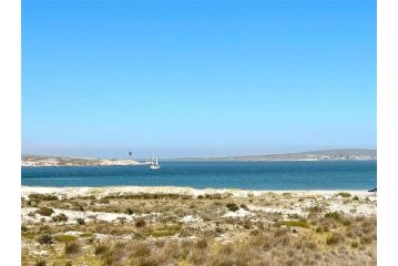 Modern BeachFront Penthouse Apartment, Langebaan - 5