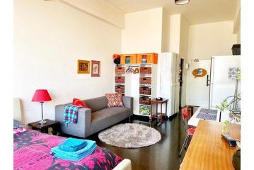 Modern city apartment in Johannesburg - Maboneng Apartment, Johannesburg - 5