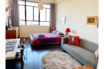 Modern city apartment in Johannesburg - Maboneng Apartment, Johannesburg - 4