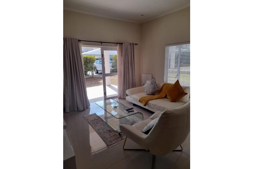 Modern Executive Unit Villa, East London - imaginea 3