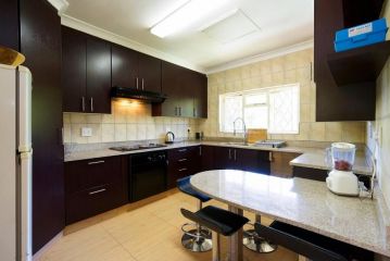 Modern Luxury 3 bedroom house Guest house, Durban - 1