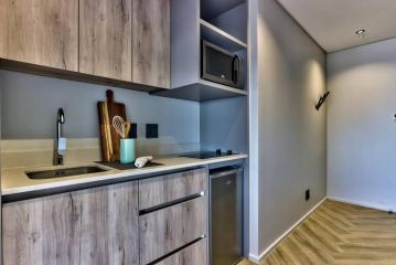 Modern Studio Premium Apartment in One Thibault Apartment, Cape Town - 1