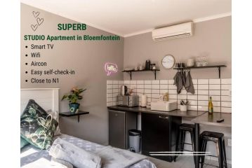 Modern Private Apartment, WIFI, smart TV, close to the N1 Apartment, Bloemfontein - 2