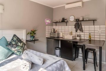 Modern Private Apartment, WIFI, smart TV, close to the N1 Apartment, Bloemfontein - 4