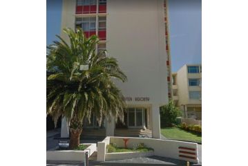 Modern rooms available close to the beach in Humewood Guest house, Port Elizabeth - 2