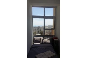 Modern rooms available close to the beach in Humewood Guest house, Port Elizabeth - 5