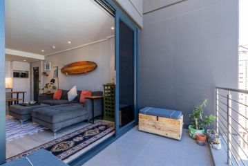 Modern Sanctuary in the heart of CBD w Pool, Outdoor Gym Apartment, Cape Town - 3