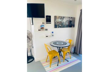 Modern studio apartment Apartment, Cape Town - 3