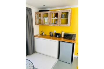 Modern studio apartment Apartment, Cape Town - 4