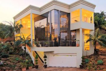 Modern Umhlanga Villa, Ocean Views & Rooftop Pool Villa, Durban - 2