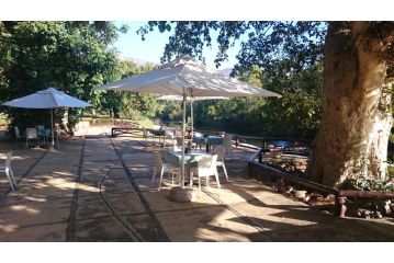 Moholoholo Ya Mati Guest house, Kampersrus AH - 3