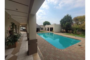 Molopo Naledi Guest Lodge Guest house, Vryburg - 4