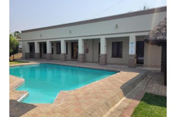Molopo Naledi Guest Lodge Guest house, Vryburg - 2