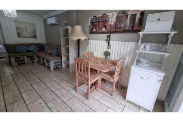 le'Cottage on Raymond Villa, Scottburgh - 5
