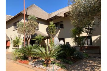 Monte Christo Country Lodge Hotel, Bloemfontein - 4