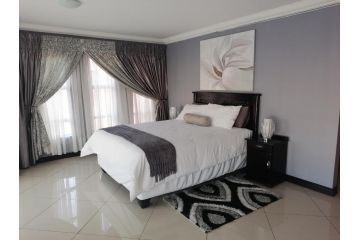 Moon and Stars Guesthouse Bed and breakfast, Witbank - 1