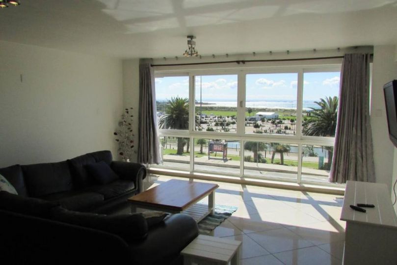 Modern 3 bedroom apartment on beachfront Apartment, Port Elizabeth - imaginea 4