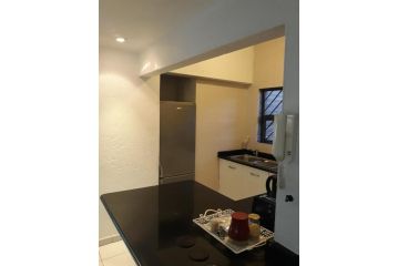 Morningside Loft Apartment, Johannesburg - 3