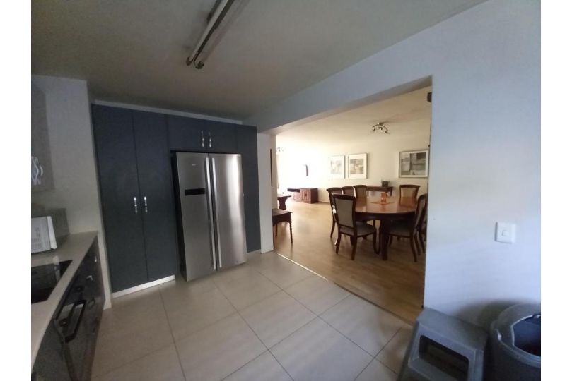 Mount Royal 02 Large 3 bedroom Ground floor apartment with Garden Apartment, Johannesburg - imaginea 13