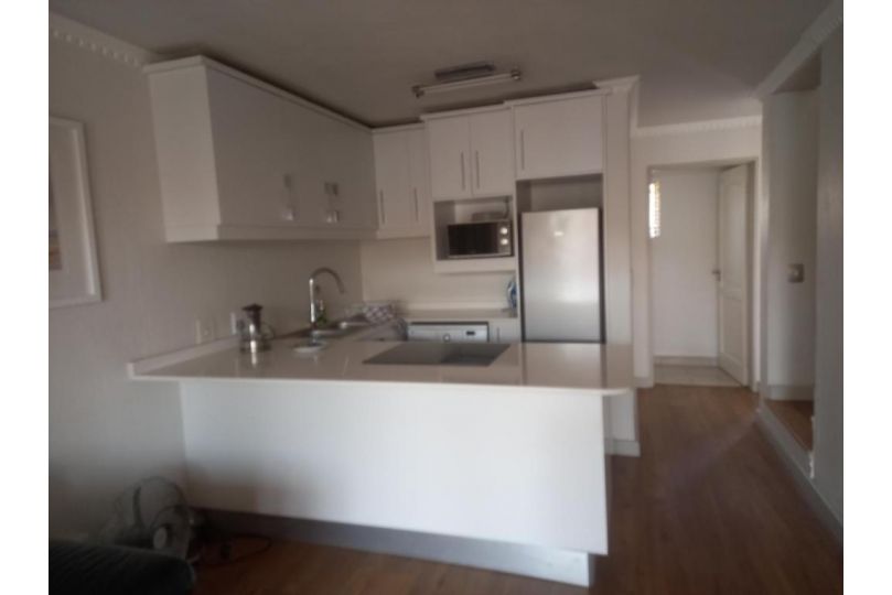 Mount Royal 29 - Large 1 bed with balcony Apartment, Johannesburg - imaginea 17