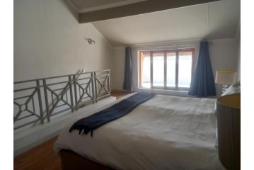 Mount Royal 29 - Large 1 bed with balcony Apartment, Johannesburg - 4