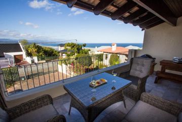 Mountain and Sea View Getaway Apartment, Plettenberg Bay - 3