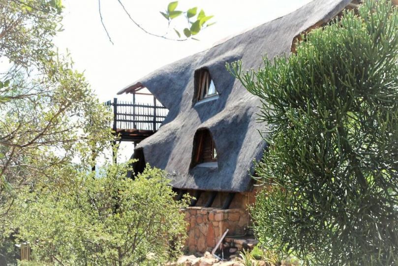 Mountain Haven Hideaway Chalet, Buffelspoort - imaginea 12