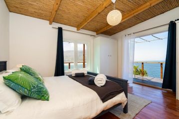 Mountain King - best ocean and whale views! Lofty in summer and cozy in winter Guest house, Cape Town - 5