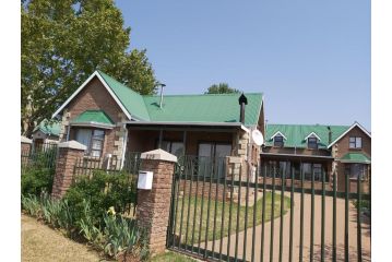 Clarens Mountain Sage Holiday House Villa, Clarens - 1