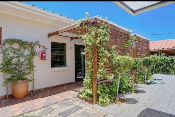 Mountain Trails Accommodation Guest house, George - 2