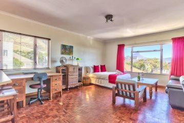 Mountain View, WiFi, Work Desk, Secure Parking Apartment, Cape Town - 3