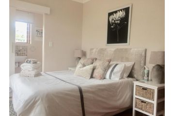 Mountain Peaks Guest house, Hout Bay - 2