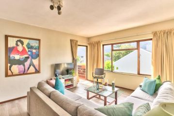 Mountain Views- Family Home, balcony, views! Apartment, Cape Town - 3