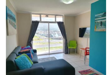 Muizenberg Mountain View Apartment, Cape Town - 2