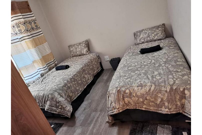 Nandi Gosa Apartments Apartment, Mahikeng - imaginea 4