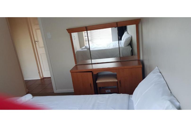 Neat haven self catering Villa, Grahamstown - imaginea 12