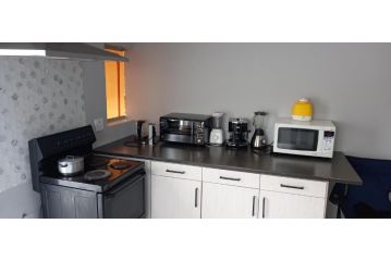 Neo&ruks affordable self catering facilities Guest house, Cape Town - 5