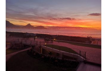 Lagoon Beach Neptune Isle Cape Town Apartment, Cape Town - 2