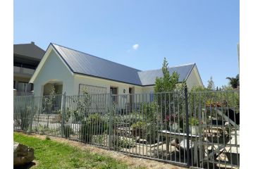 Nerf-af Cottage and ROOMS Guest house, Hermanus - 5