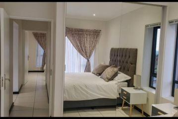 New and Luxurious Lonehill apartment Apartment, Sandton - 1