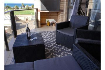 Jordan's Break Apartment, Jeffreys Bay - 4