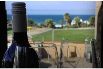 Jordan's Break Apartment, Jeffreys Bay - 1