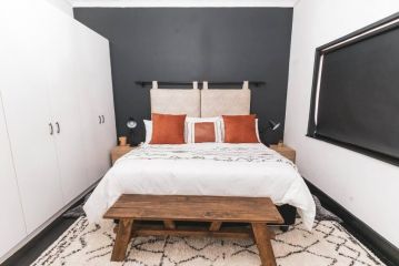 Lovely two-bedroom apartment in Bantry Bay Apartment, Cape Town - 1