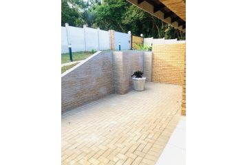 Ngwenya-Nkomo Holiday Homes Hotel, Port Edward - 3