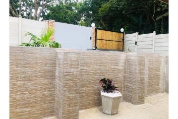 Ngwenya-Nkomo Holiday Homes Hotel, Port Edward - 1
