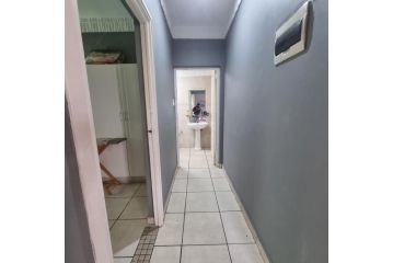 No 3A Erasmus House 2Bed Apartment, Margate - 3